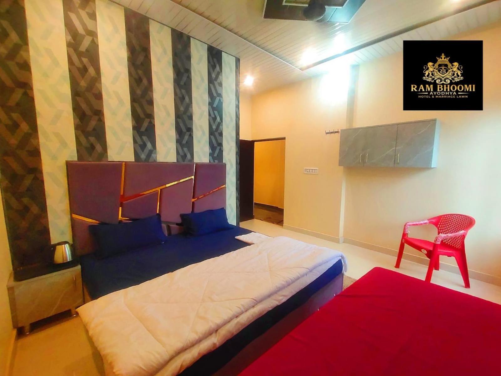 Hotel Rambhoomi Ayodhya Esterno foto